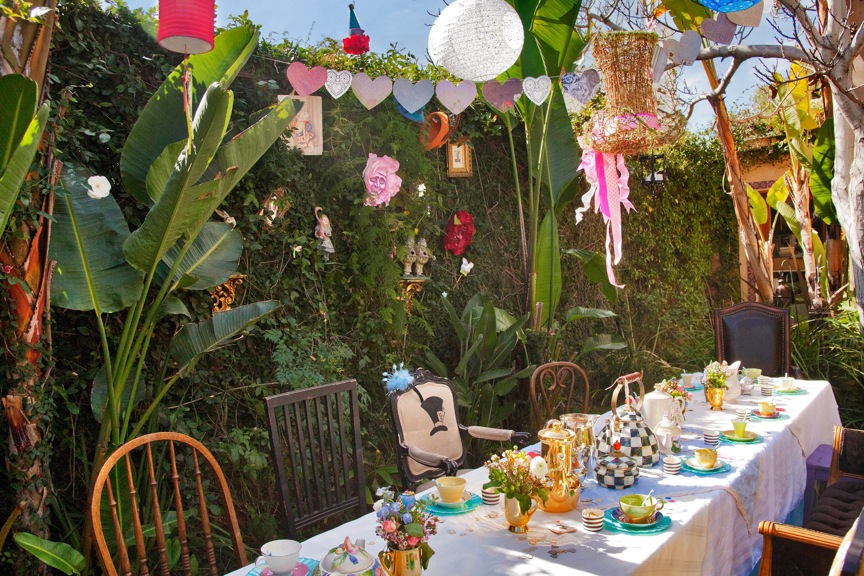 alice in wonderland themed party
