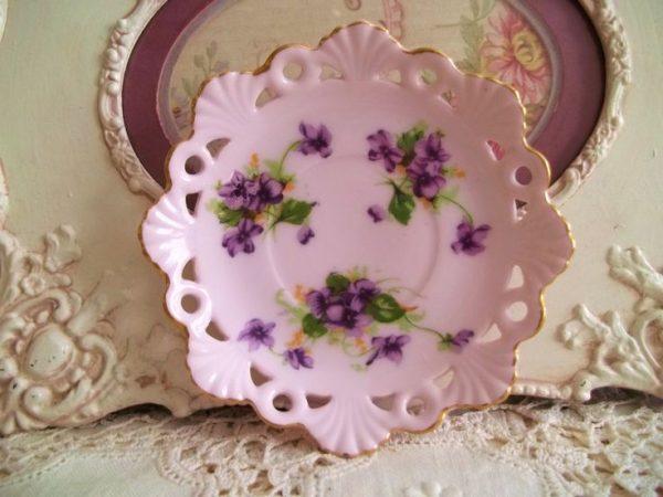 antique dishes