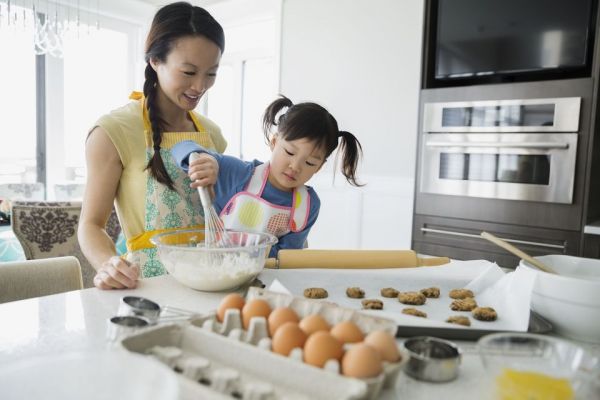 baking cookies kids