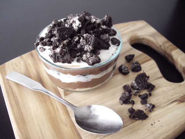 yogurt chocolate dessert