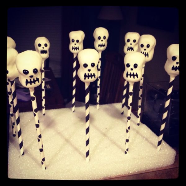 Skeleton/Skull Cake Pops