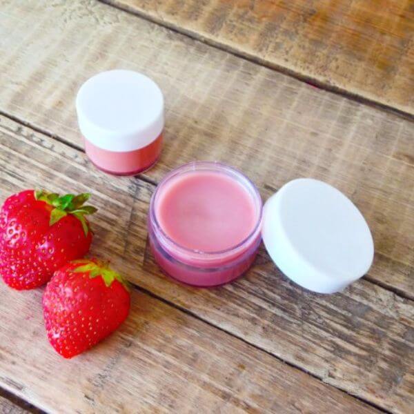 making your own lip balm