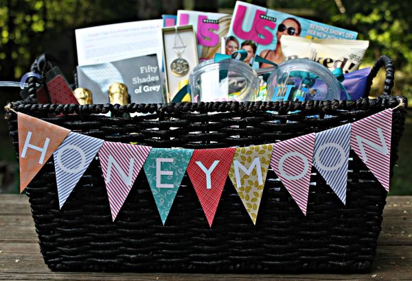 honeymoon gift basket