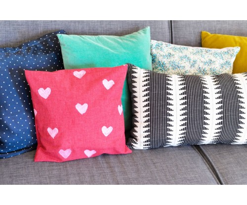 3 DIY Decorative Pillow Tutorials to do At Home