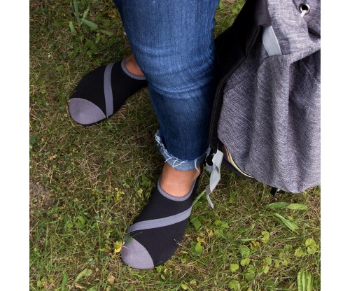 We Rank the Most Comfy Travel Shoes That’ll Have Your Feet Feel Like Walking on a Cloud!