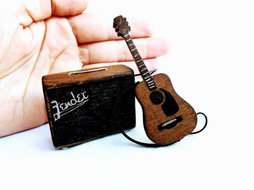 Amazon.com: iPhone 12/12 Pro Retro Guitarist Gift Idea Guitar Case : Cell  Phones & Accessories