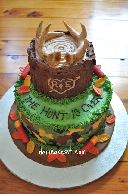 grooms cake ideas- hunter's cake