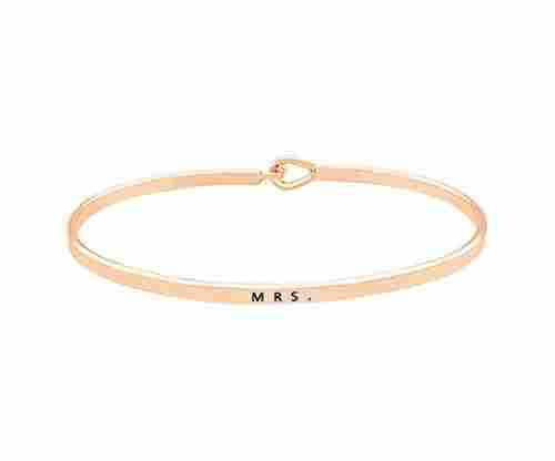 Rosemarie Collections Thin ‘MRS’ Bangle Bracelet
