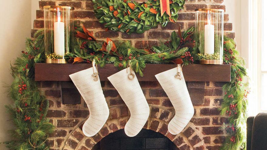 Christmas Mantel Decoration Ideas: Let's Get Creative!