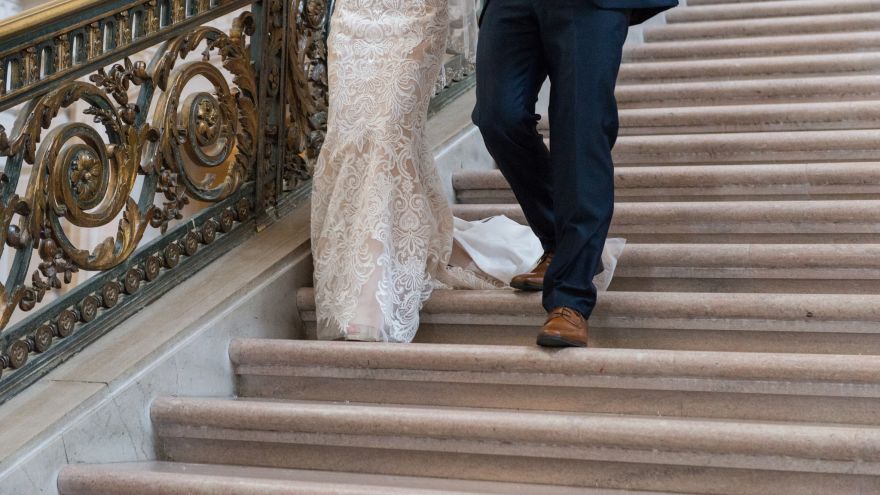 Courthouse Wedding Ideas: Tips and Wedding Dress Ideas!