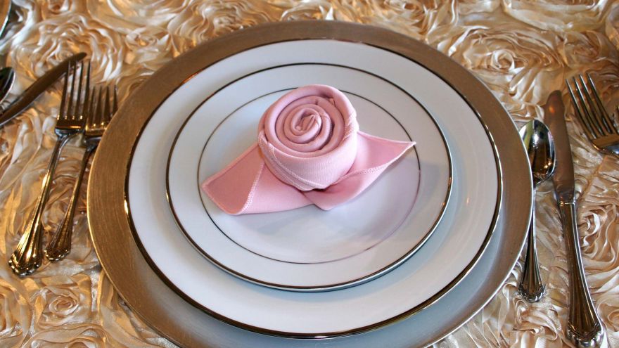 The Most Creative Ways to Fold Dinner Napkins and Impress Your Guests!