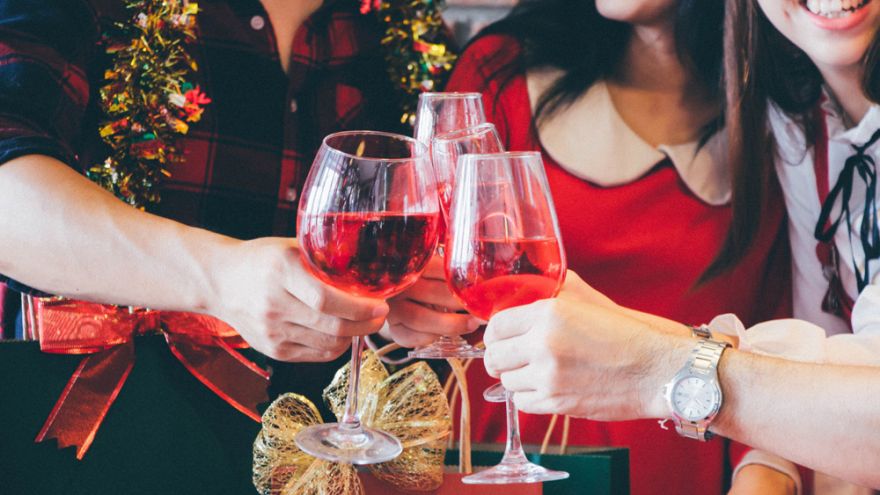 5 Gift Ideas to Bring to a Holiday Party!