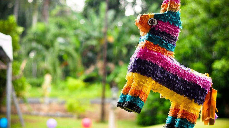 How to Make a Piñata: Super Quick Tutorial!