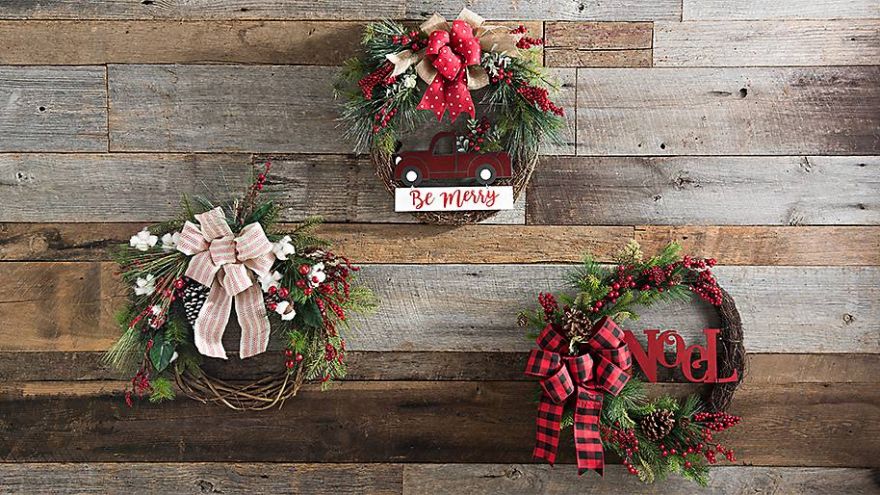 How to Make a Christmas Wreath: 3 Quick Tutorials