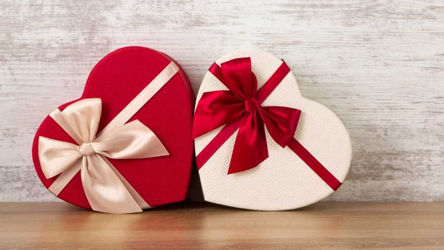 Valentine's Day Special: What Would a Guy Want to Receive As a Gift?