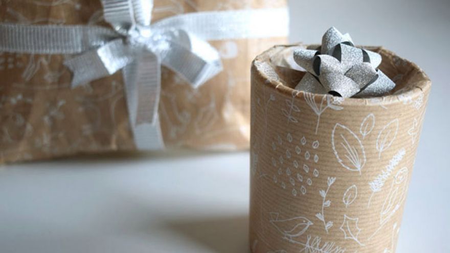 How to Gift Wrap a Circular Object